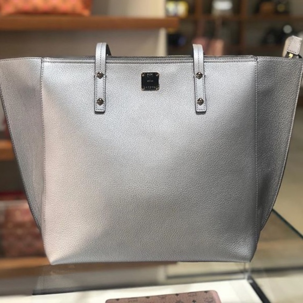 Mcm medium silver top sip shopper NWT Authentic
